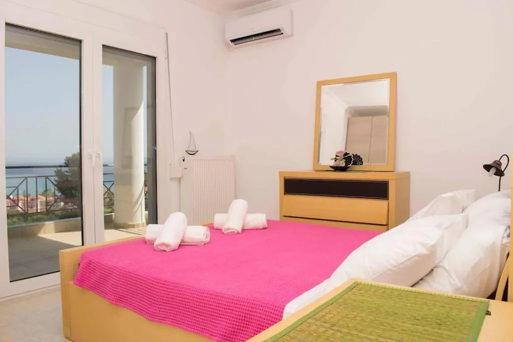 Seaview Villa With Shared Pool In Pefkochori