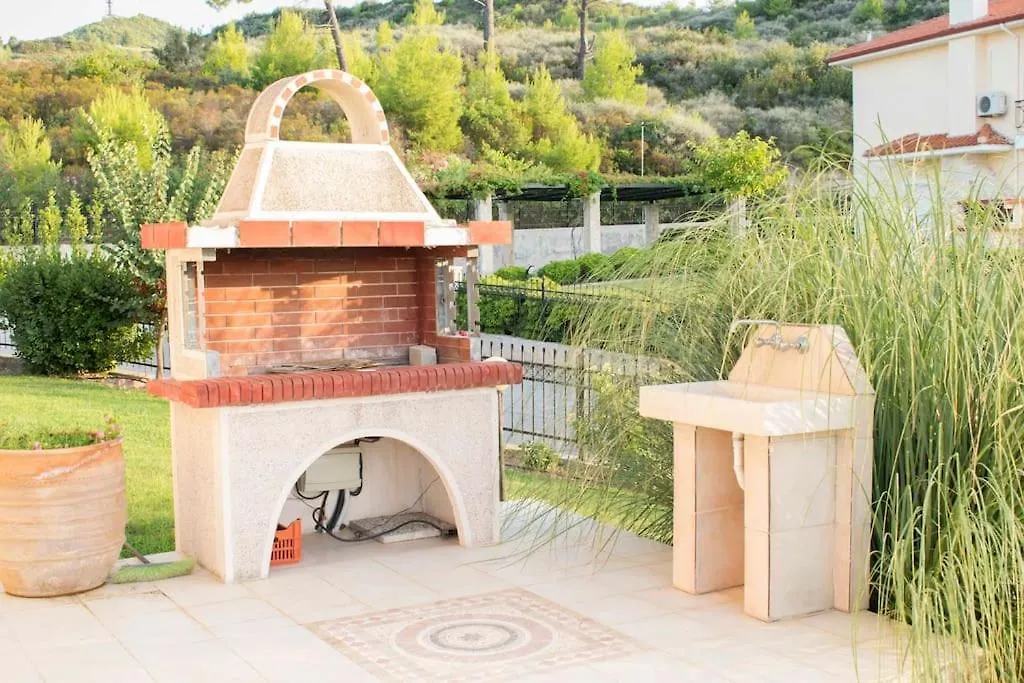 Seaview Villa With Shared Pool In Pefkochori