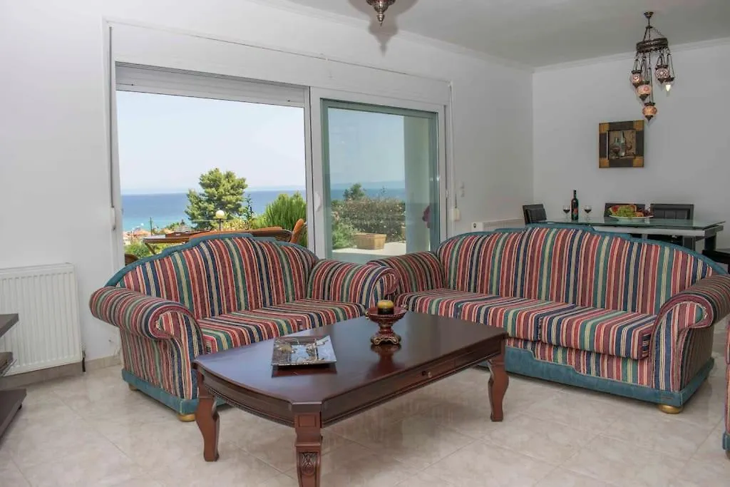 Seaview Villa With Shared Pool In Pefkochori