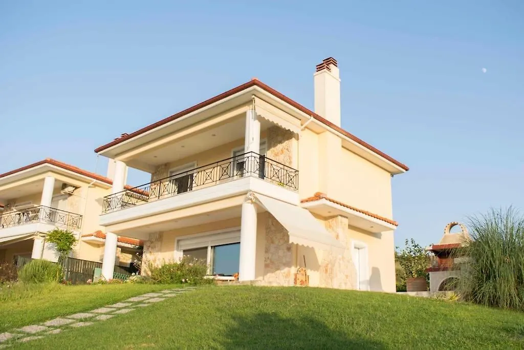 Seaview Villa With Shared Pool In Pefkochori